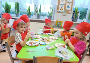 "Święta tuż, tuż..."- czyli wspólne piernikowanie w grupie XII