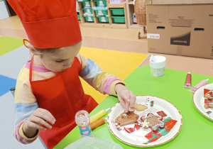 "Święta tuż, tuż..."- czyli wspólne piernikowanie w grupie XII