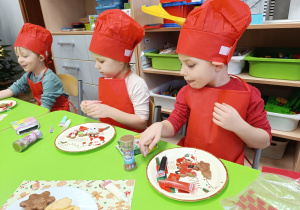 "Święta tuż, tuż..."- czyli wspólne piernikowanie w grupie XII