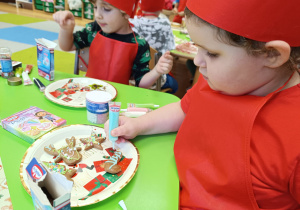 "Święta tuż, tuż..."- czyli wspólne piernikowanie w grupie XII