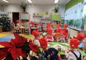 "Święta tuż, tuż..."- czyli wspólne piernikowanie w grupie XII