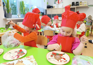 "Święta tuż, tuż..."- czyli wspólne piernikowanie w grupie XII