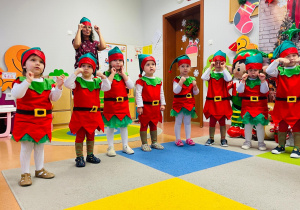 „Choinka Krasnoludków..." - Uroczystość Choinkowa w grupie IX