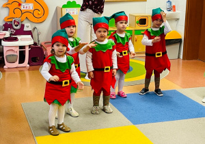„Choinka Krasnoludków..." - Uroczystość Choinkowa w grupie IX