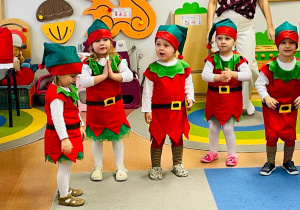 „Choinka Krasnoludków..." - Uroczystość Choinkowa w grupie IX