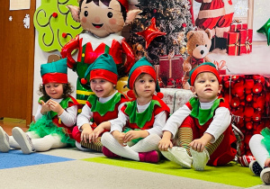 „Choinka Krasnoludków..." - Uroczystość Choinkowa w grupie IX