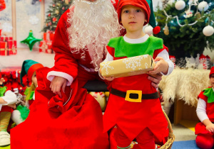 „Choinka Krasnoludków..." - Uroczystość Choinkowa w grupie IX