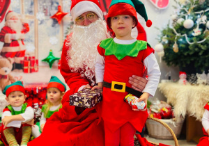 „Choinka Krasnoludków..." - Uroczystość Choinkowa w grupie IX