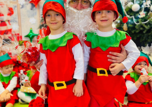 „Choinka Krasnoludków..." - Uroczystość Choinkowa w grupie IX