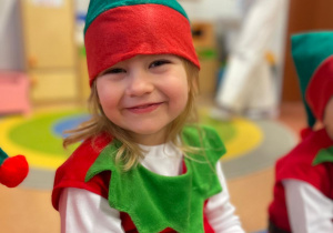 „Choinka Krasnoludków..." - Uroczystość Choinkowa w grupie IX