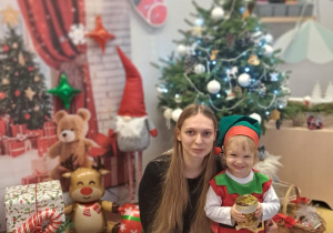 „Choinka Krasnoludków..." - Uroczystość Choinkowa w grupie IX