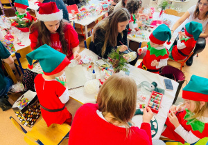 „Choinka Krasnoludków..." - Uroczystość Choinkowa w grupie IX