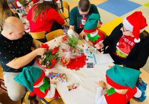 „Choinka Krasnoludków..." - Uroczystość Choinkowa w grupie IX