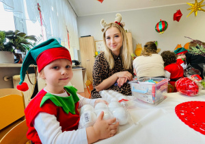 „Choinka Krasnoludków..." - Uroczystość Choinkowa w grupie IX