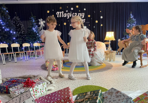 „Gwiazdkowy prezent” – uroczystość bożonarodzeniowa w gr. XII