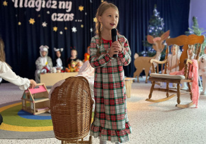 „Gwiazdkowy prezent” – uroczystość bożonarodzeniowa w gr. XII