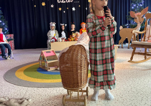 „Gwiazdkowy prezent” – uroczystość bożonarodzeniowa w gr. XII