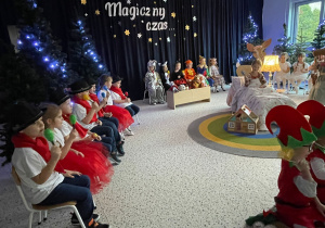 „Gwiazdkowy prezent” – uroczystość bożonarodzeniowa w gr. XII