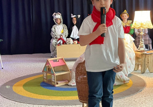 „Gwiazdkowy prezent” – uroczystość bożonarodzeniowa w gr. XII