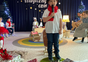„Gwiazdkowy prezent” – uroczystość bożonarodzeniowa w gr. XII