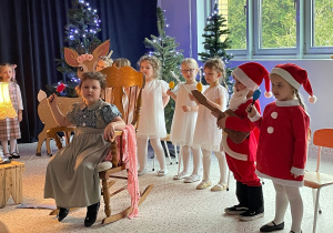 „Gwiazdkowy prezent” – uroczystość bożonarodzeniowa w gr. XII