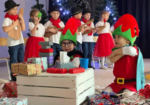 „Gwiazdkowy prezent” – uroczystość bożonarodzeniowa w gr. XII
