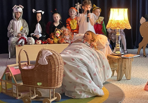 „Gwiazdkowy prezent” – uroczystość bożonarodzeniowa w gr. XII