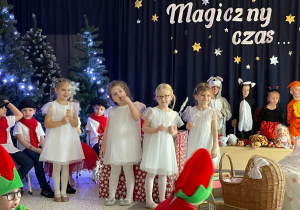 „Gwiazdkowy prezent” – uroczystość bożonarodzeniowa w gr. XII