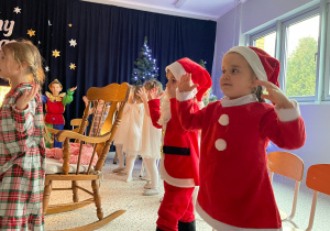 „Gwiazdkowy prezent” – uroczystość bożonarodzeniowa w gr. XII