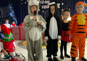 „Gwiazdkowy prezent” – uroczystość bożonarodzeniowa w gr. XII