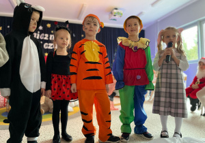 „Gwiazdkowy prezent” – uroczystość bożonarodzeniowa w gr. XII