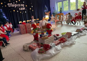 „Gwiazdkowy prezent” – uroczystość bożonarodzeniowa w gr. XII