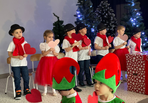 „Gwiazdkowy prezent” – uroczystość bożonarodzeniowa w gr. XII