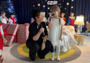 „Gwiazdkowy prezent” – uroczystość bożonarodzeniowa w gr. XII