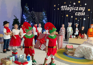 „Gwiazdkowy prezent” – uroczystość bożonarodzeniowa w gr. XII