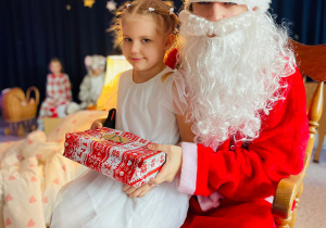 „Gwiazdkowy prezent” – uroczystość bożonarodzeniowa w gr. XII