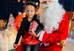 „Gwiazdkowy prezent” – uroczystość bożonarodzeniowa w gr. XII