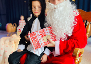 „Gwiazdkowy prezent” – uroczystość bożonarodzeniowa w gr. XII