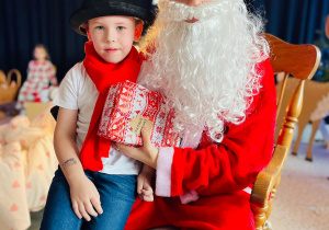 „Gwiazdkowy prezent” – uroczystość bożonarodzeniowa w gr. XII