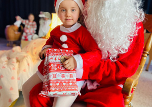 „Gwiazdkowy prezent” – uroczystość bożonarodzeniowa w gr. XII