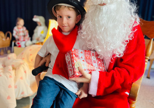 „Gwiazdkowy prezent” – uroczystość bożonarodzeniowa w gr. XII