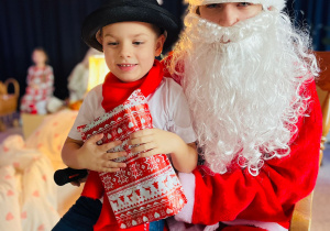 „Gwiazdkowy prezent” – uroczystość bożonarodzeniowa w gr. XII