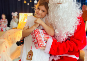 „Gwiazdkowy prezent” – uroczystość bożonarodzeniowa w gr. XII