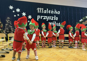 Przedstawienie świąteczne "Elfy wesołe"- grupa VII