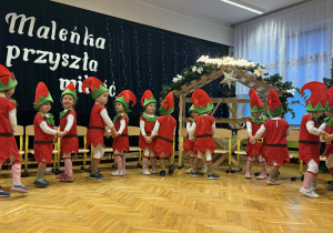 Przedstawienie świąteczne "Elfy wesołe"- grupa VII