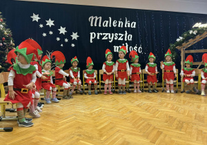 Przedstawienie świąteczne "Elfy wesołe"- grupa VII