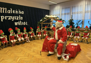 Przedstawienie świąteczne "Elfy wesołe"- grupa VII