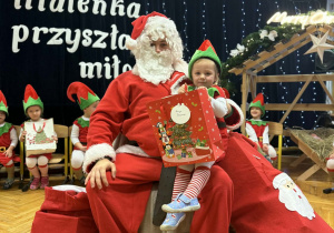 Przedstawienie świąteczne "Elfy wesołe"- grupa VII