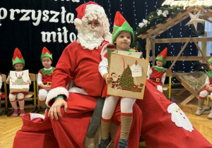 Przedstawienie świąteczne "Elfy wesołe"- grupa VII