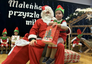 Przedstawienie świąteczne "Elfy wesołe"- grupa VII